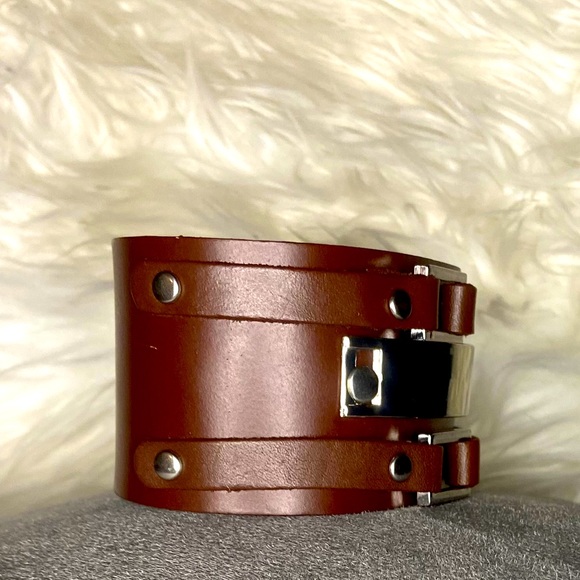 Adjustable Brown Faux Leather Bracelet! - Picture 3 of 3